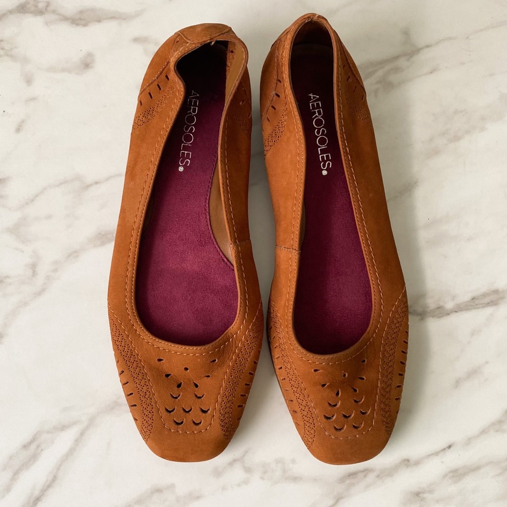 NWOT Aerosoles Brown Suede Eyelet Flats Size 10